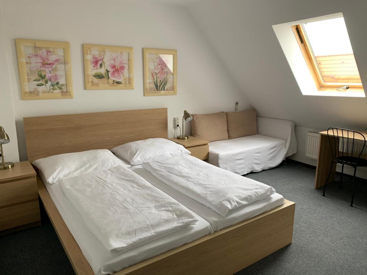 Penzion Holiday Trnava Eksteriør billede